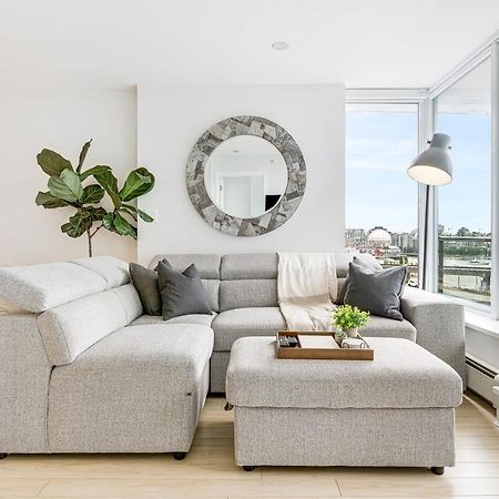 Heart Of Downtown 1 Bd Entire Condo - Pool, Gym, Parking, Office, Ac Vancouver Esterno foto