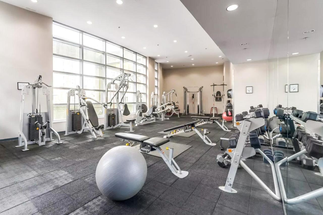 Heart Of Downtown 1 Bd Entire Condo - Pool, Gym, Parking, Office, Ac Vancouver Esterno foto