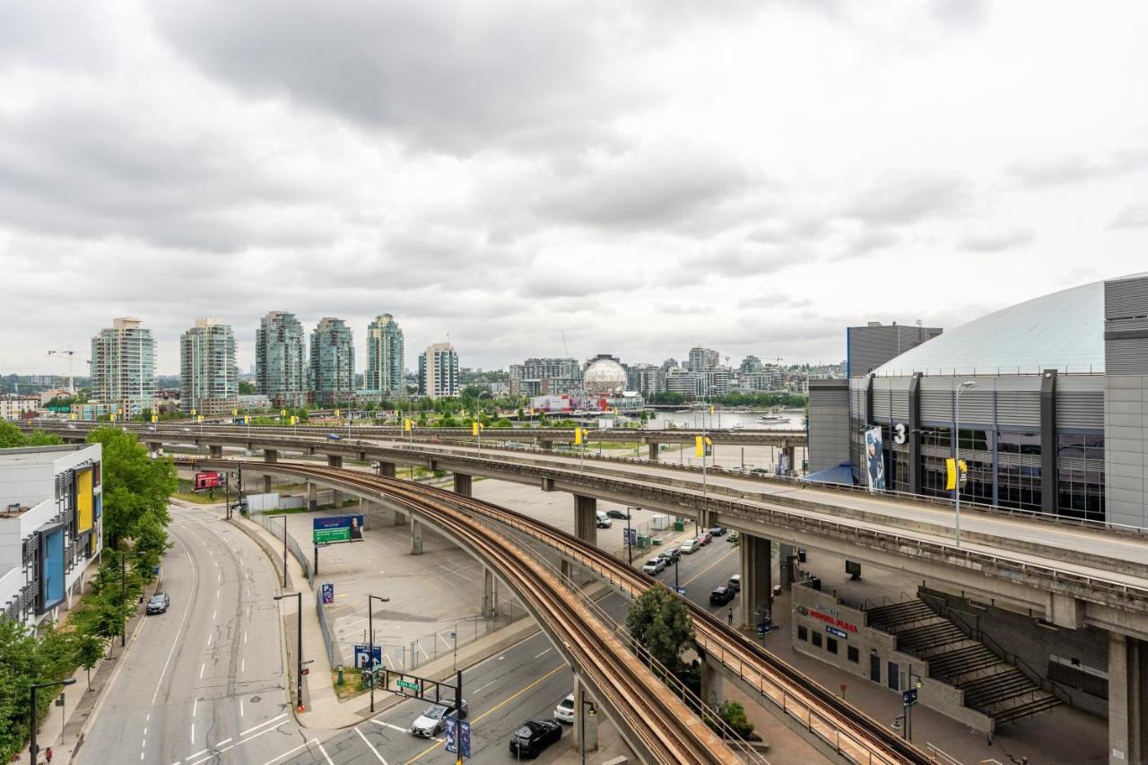 Heart Of Downtown 1 Bd Entire Condo - Pool, Gym, Parking, Office, Ac Vancouver Esterno foto