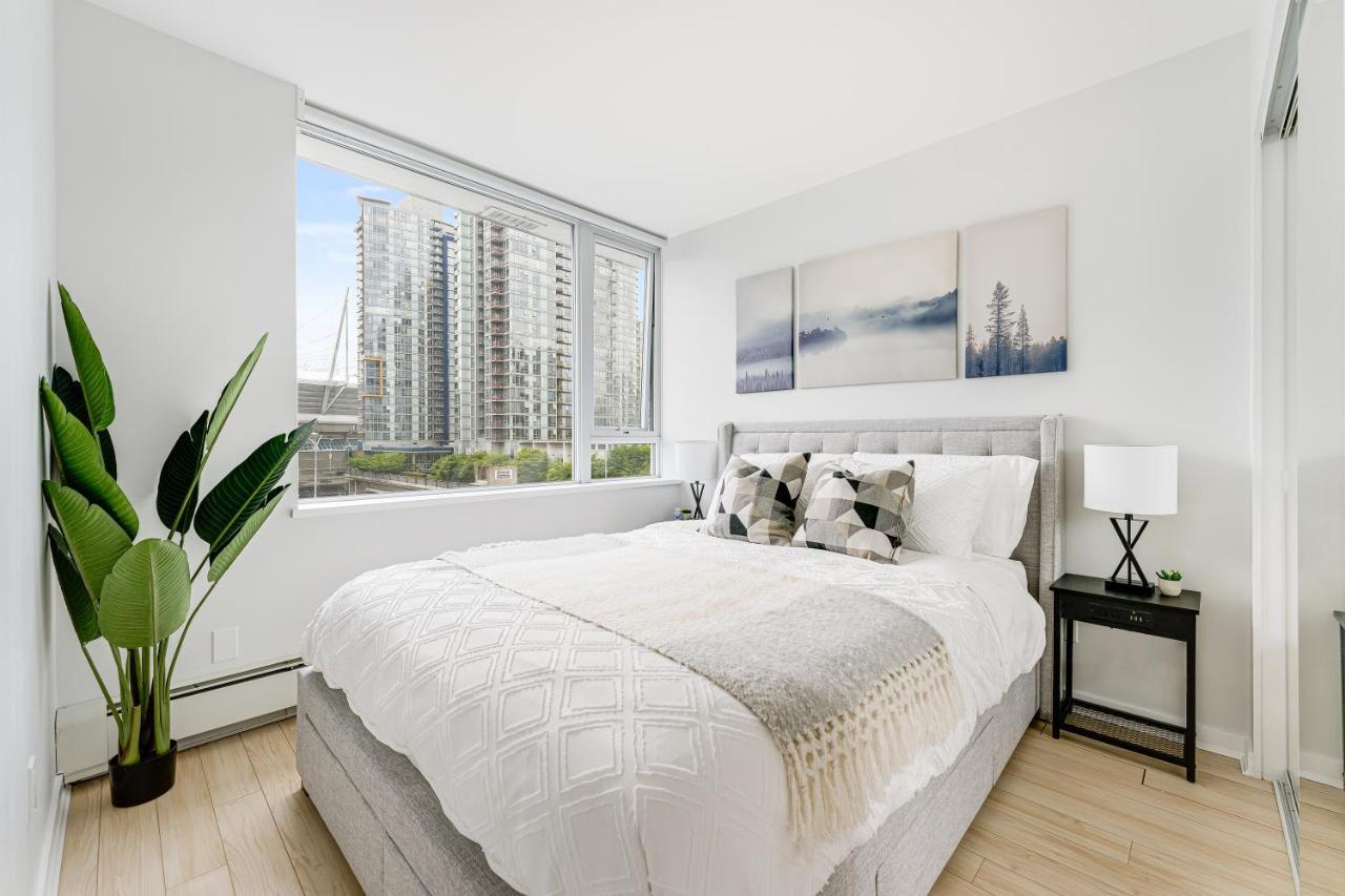 Heart Of Downtown 1 Bd Entire Condo - Pool, Gym, Parking, Office, Ac Vancouver Esterno foto