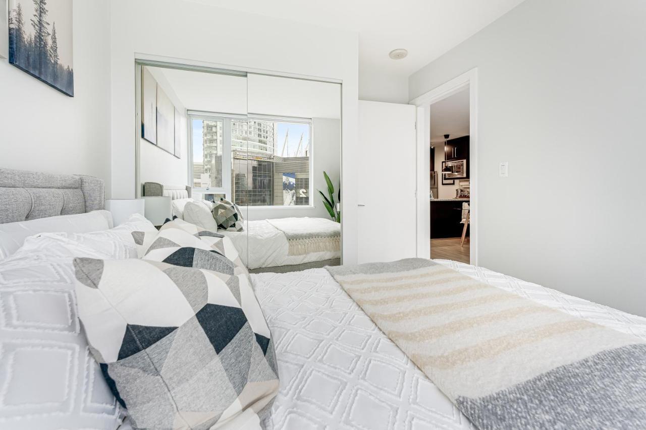 Heart Of Downtown 1 Bd Entire Condo - Pool, Gym, Parking, Office, Ac Vancouver Esterno foto